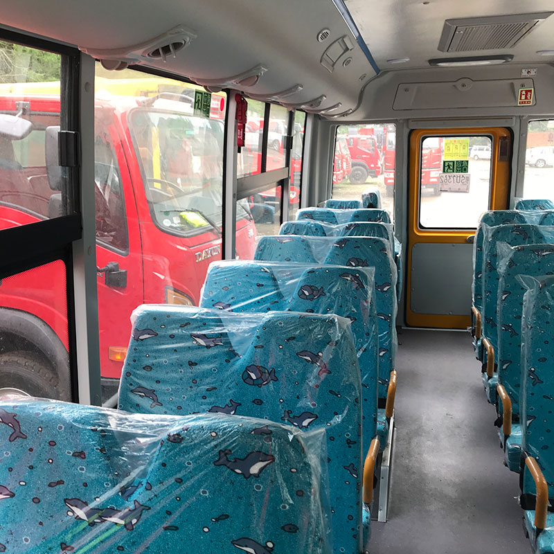 信陽市東風(fēng)幼兒校車 二手校車 校車玻璃  校車配件 19座校車 校車分期報(bào)價(jià)